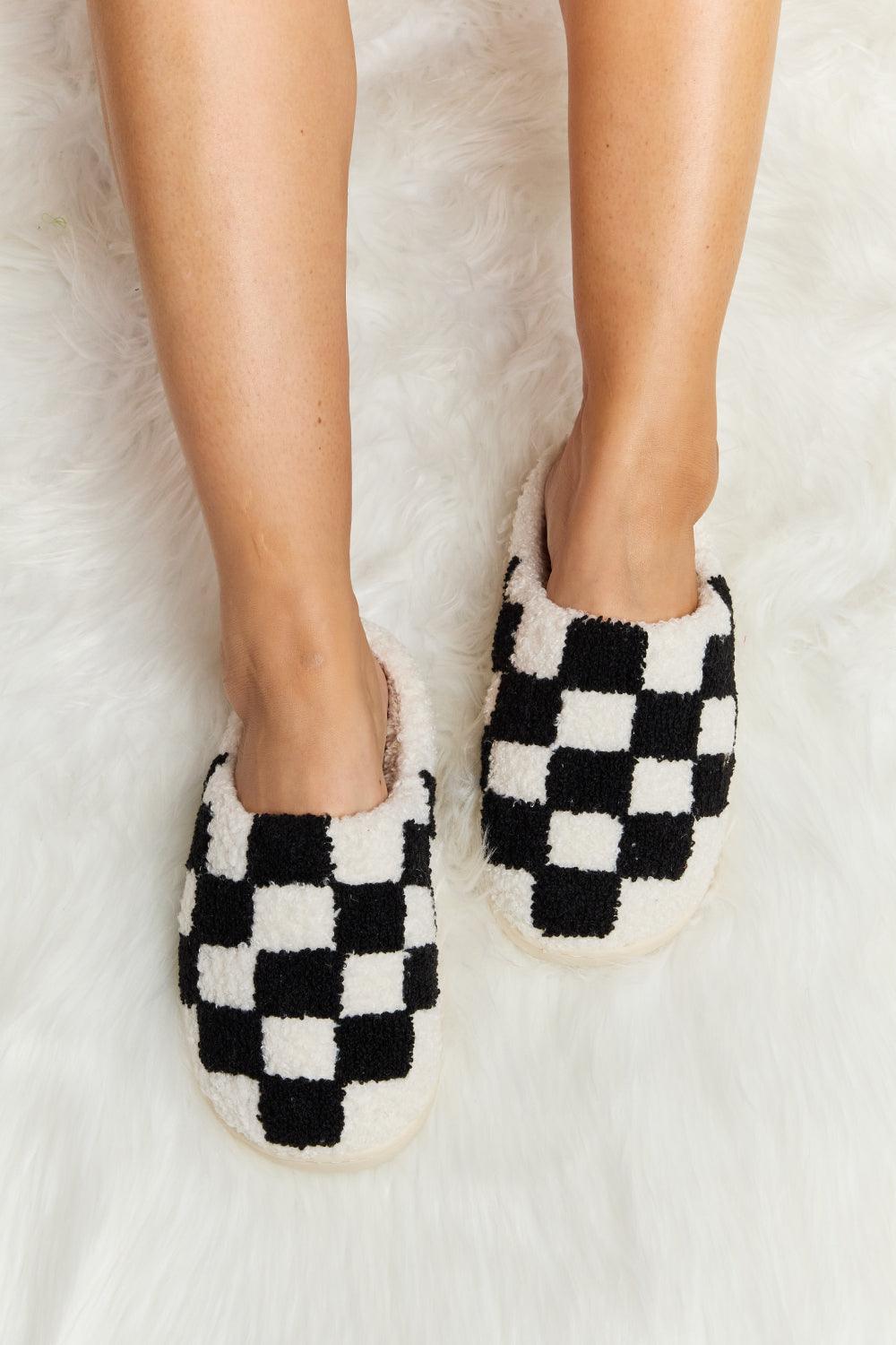Melody Checkered Print Plush Slide Slippers - Lab Fashion, Home & Health