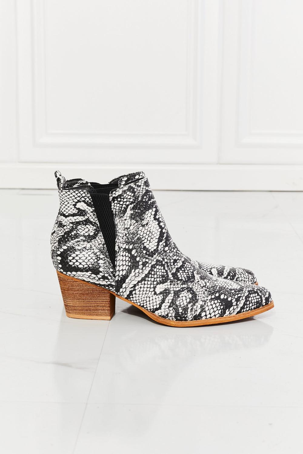 MMShoes Back At It Point Toe Bootie in Snakeskin - Lab Fashion, Home & Health