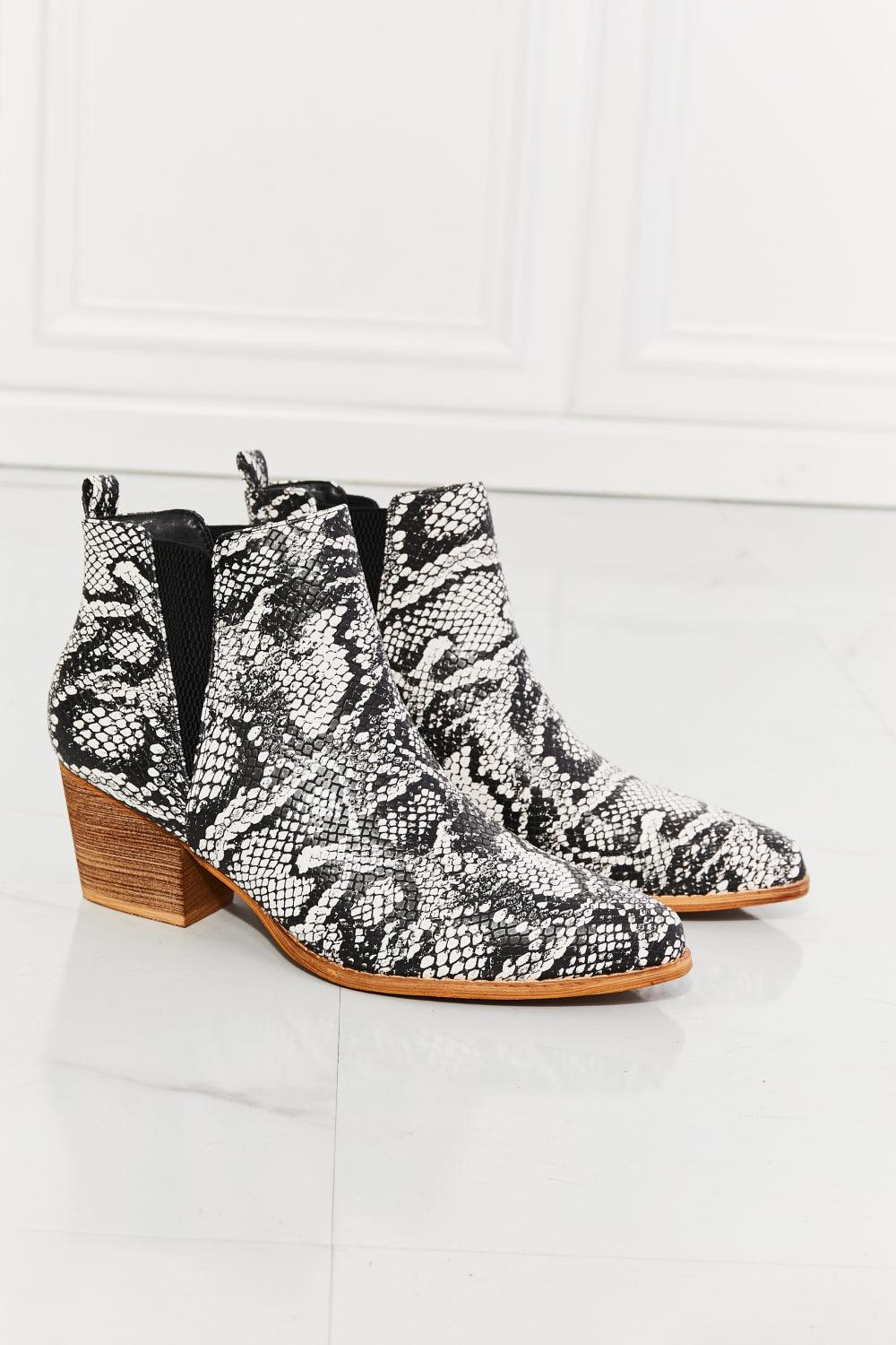 MMShoes Back At It Point Toe Bootie in Snakeskin - Lab Fashion, Home & Health